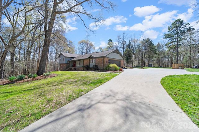 208 Falcon Drive, Concord, NC 28025