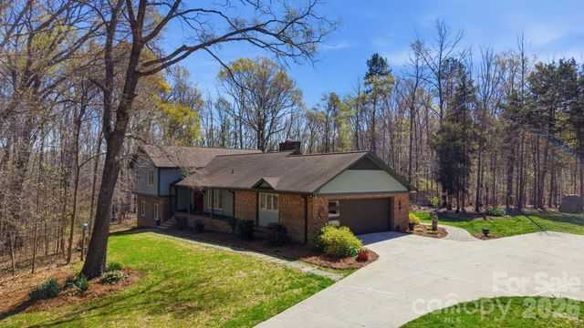 208 Falcon Drive, Concord, NC 28025