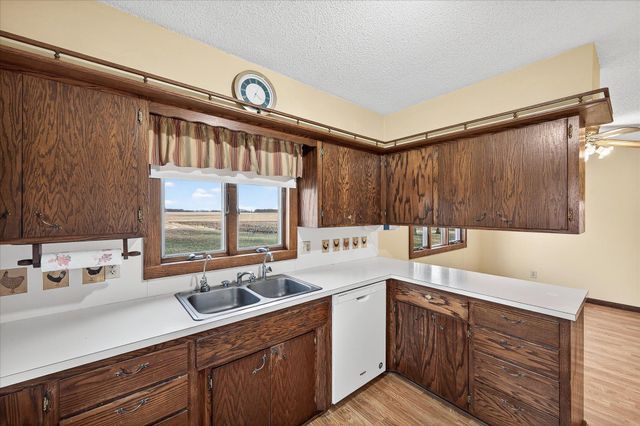 26498 371st Avenue, Henderson, MN 56044