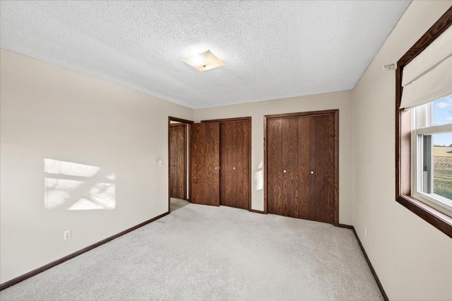 26498 371st Avenue, Henderson, MN 56044