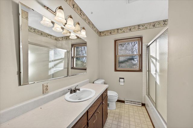 26498 371st Avenue, Henderson, MN 56044