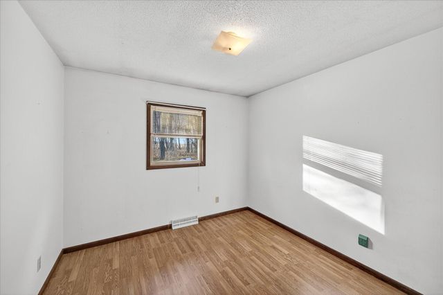 26498 371st Avenue, Henderson, MN 56044