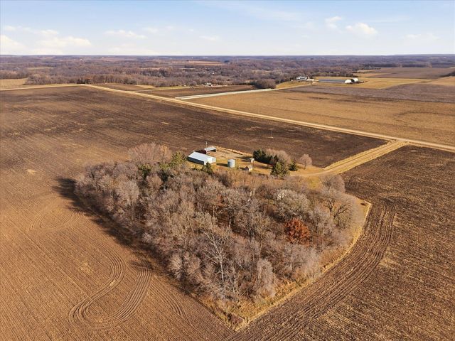 26498 371st Avenue, Henderson, MN 56044