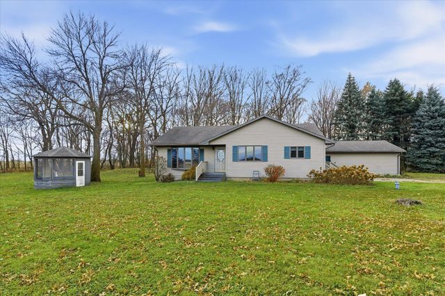 26498 371st Avenue, Henderson, MN 56044