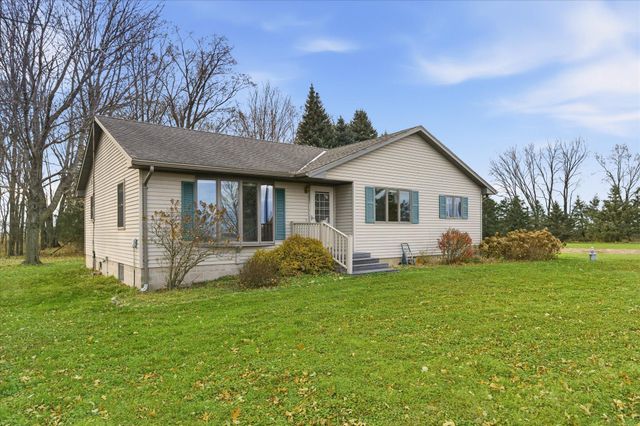 26498 371st Avenue, Henderson, MN 56044