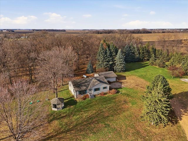 26498 371st Avenue, Henderson, MN 56044