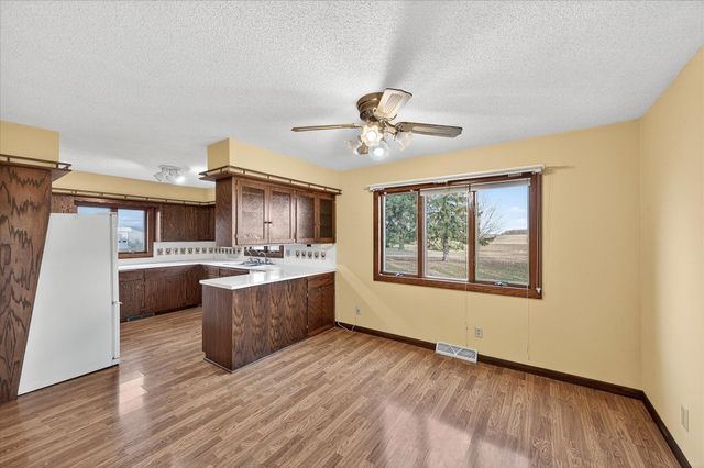 26498 371st Avenue, Henderson, MN 56044