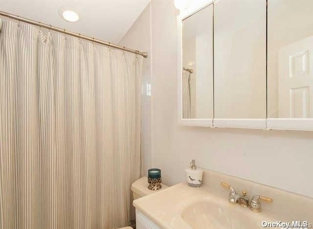 207 Jefferson Avenue House, Island Park, NY 11558