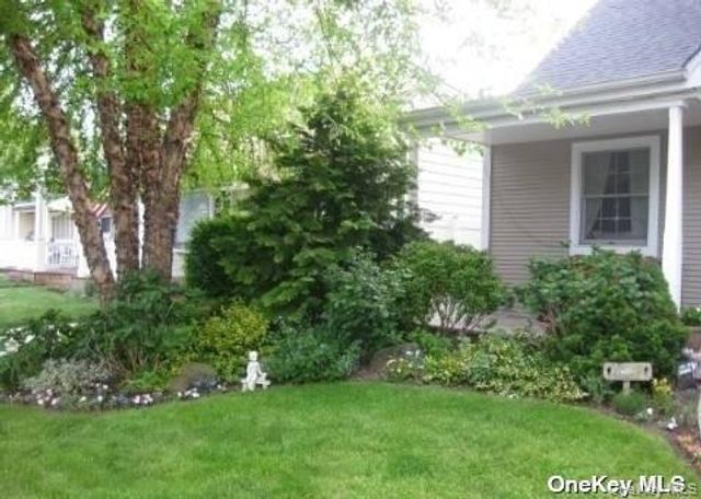 207 Jefferson Avenue House, Island Park, NY 11558