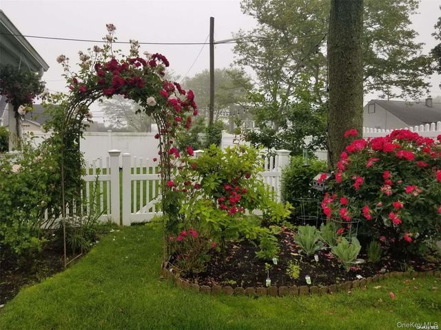 207 Jefferson Avenue House, Island Park, NY 11558