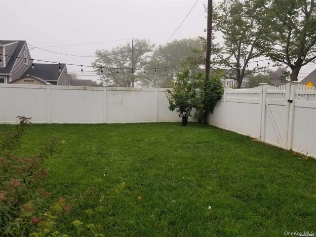 207 Jefferson Avenue House, Island Park, NY 11558