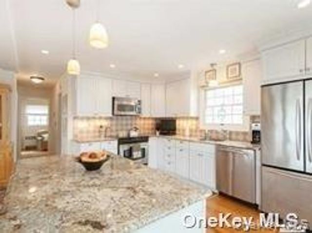 207 Jefferson Avenue House, Island Park, NY 11558
