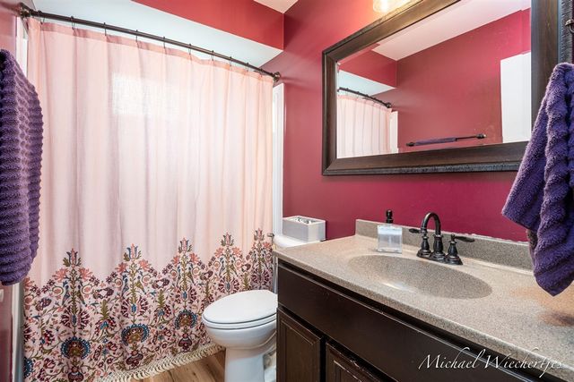 2665 Burton Street, Grand Rapids, MI 49546