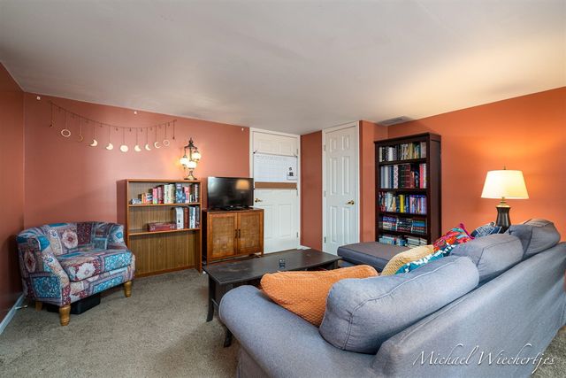 2665 Burton Street, Grand Rapids, MI 49546