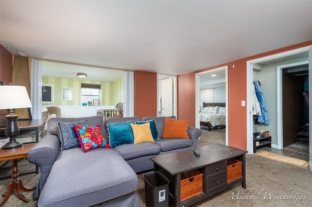 2665 Burton Street, Grand Rapids, MI 49546