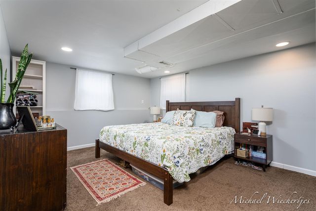 2665 Burton Street, Grand Rapids, MI 49546