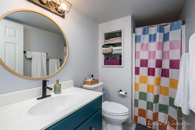2665 Burton Street, Grand Rapids, MI 49546