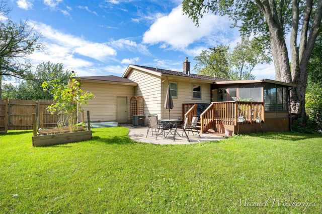 2665 Burton Street, Grand Rapids, MI 49546