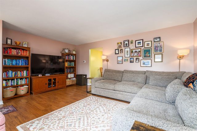 2665 Burton Street, Grand Rapids, MI 49546
