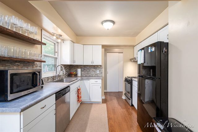 2665 Burton Street, Grand Rapids, MI 49546