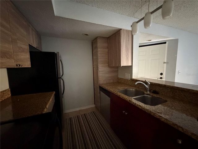 5124 CONROY ROAD 627, Orlando, FL 32811