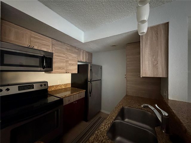 5124 CONROY ROAD 627, Orlando, FL 32811