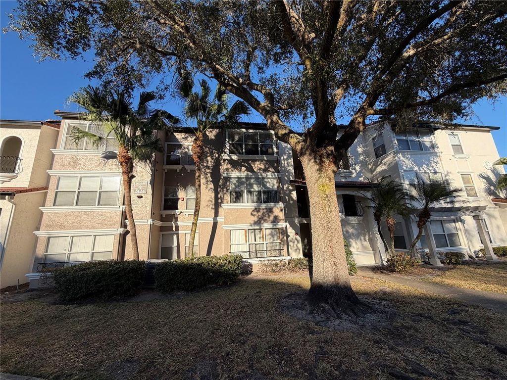 5124 CONROY ROAD 627, Orlando, FL 32811
