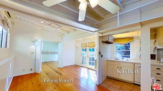10211 Seabury Ln Guest Hse, Los Angeles, CA 90077