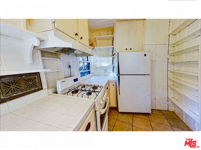 10211 Seabury Ln Guest Hse, Los Angeles, CA 90077