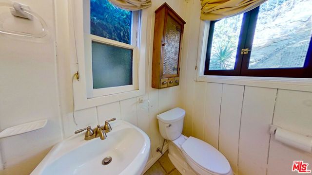 10211 Seabury Ln Guest Hse, Los Angeles, CA 90077