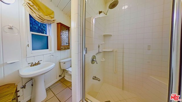 10211 Seabury Ln Guest Hse, Los Angeles, CA 90077