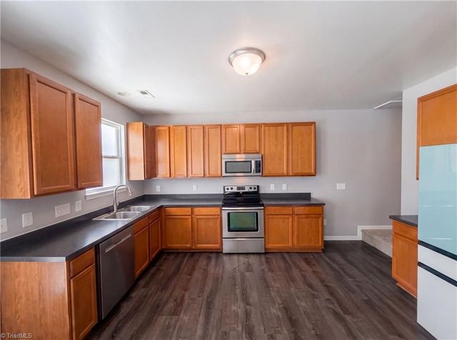 518 Macgregor Drive, Burlington, NC 27217
