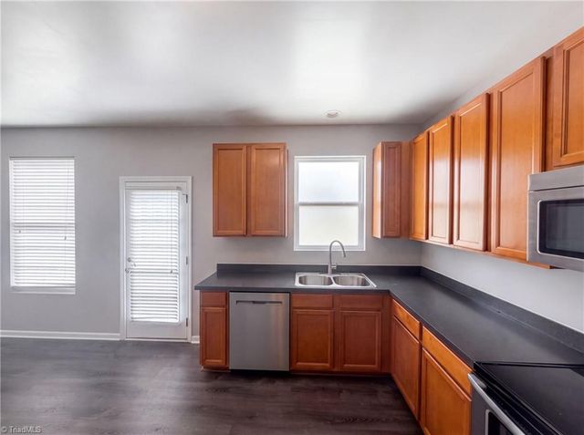 518 Macgregor Drive, Burlington, NC 27217