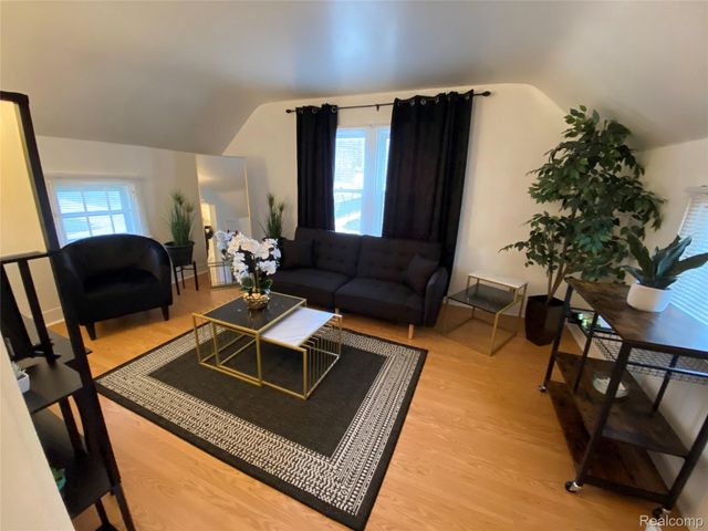 315 N Maple Street, Flushing, MI 48433