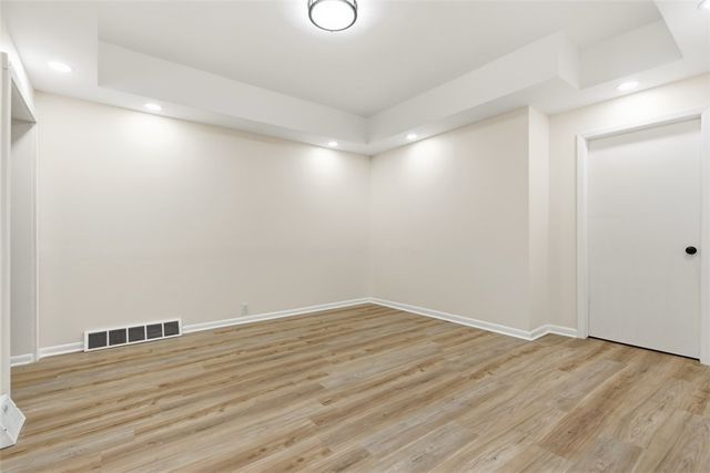 13 Marchmont St, Ingram, PA 15205