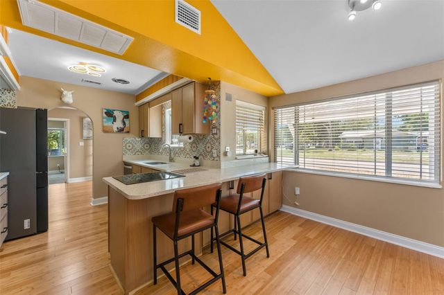 601 45TH STREET N, St Petersburg, FL 33713