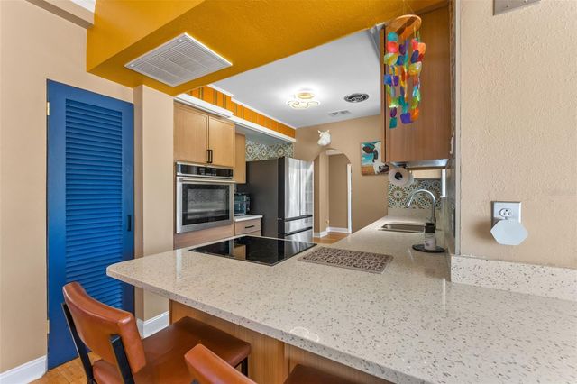 601 45TH STREET N, St Petersburg, FL 33713