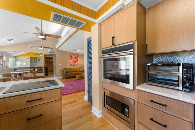 601 45TH STREET N, St Petersburg, FL 33713