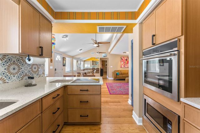 601 45TH STREET N, St Petersburg, FL 33713