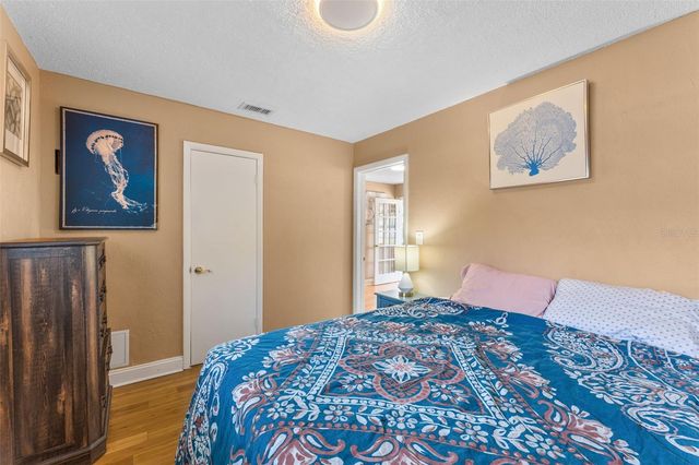 601 45TH STREET N, St Petersburg, FL 33713