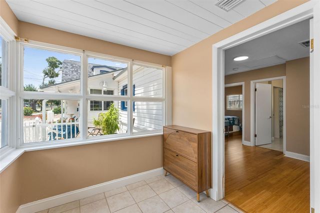 601 45TH STREET N, St Petersburg, FL 33713