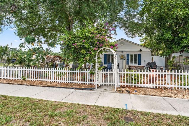 601 45TH STREET N, St Petersburg, FL 33713