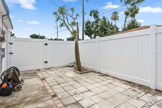 601 45TH STREET N, St Petersburg, FL 33713