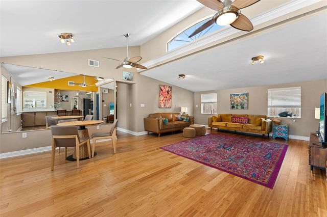 601 45TH STREET N, St Petersburg, FL 33713