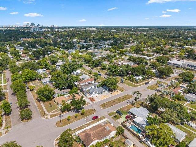 601 45TH STREET N, St Petersburg, FL 33713