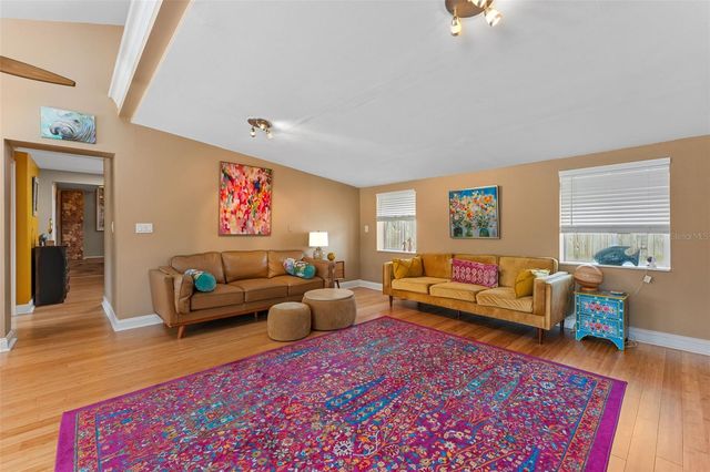 601 45TH STREET N, St Petersburg, FL 33713