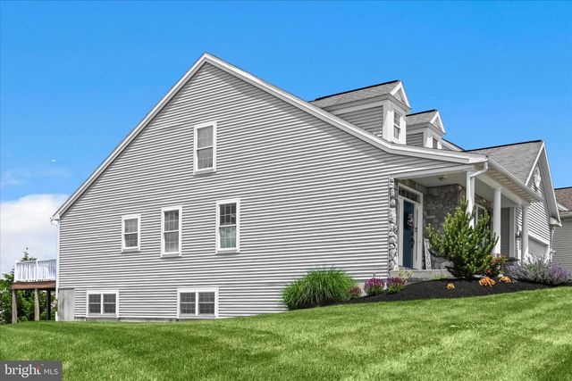 425 WESTBURY DR, Reading, PA 19610