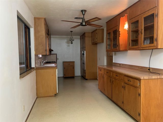 132 Skylark Drive, Azle, TX 76020
