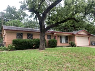 132 Skylark Drive, Azle, TX 76020