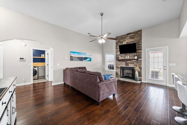 2110 Trophy Trce, Clarksville, TN 37040